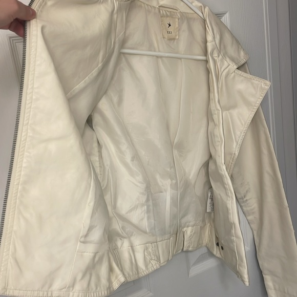 Cream Faux Leather Jacket with Side Zipper - Picture 2 of 9